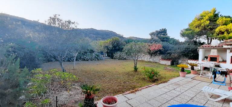 Villa with yard & BBQ | Panoramic view — photo 3