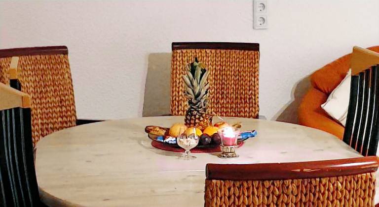 Holiday apartment with yard & patio — photo 4