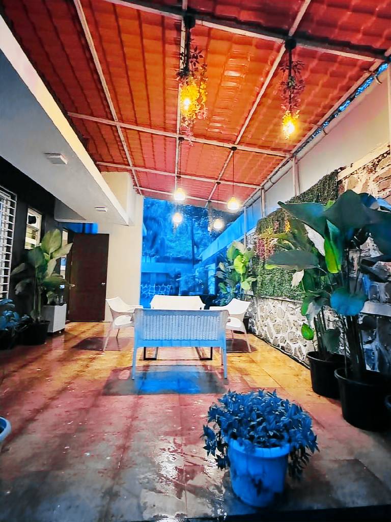 House with garden, pool & patio — photo 5