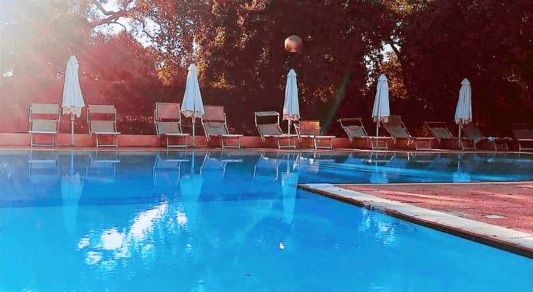 Vacation home with pool, garden & grill | Pet-friendly — photo 3