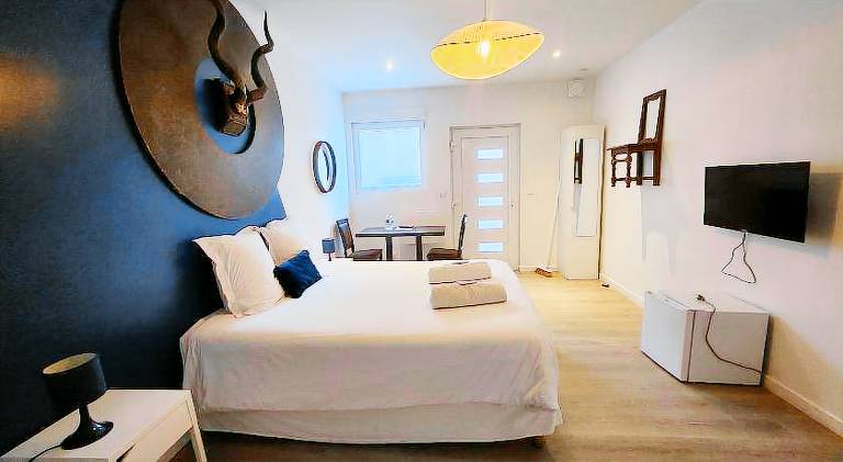 Chambres privees hyper-centre Epernay lit 160x200cm in Epernay