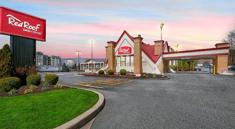 Red Roof Inn & Suites Newark - University — photo 4