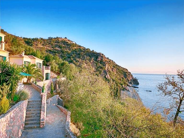 Fully equipped vacation home with BBQ, garden & patio | Sea view | Close to the beach | Pets allowed — photo 2