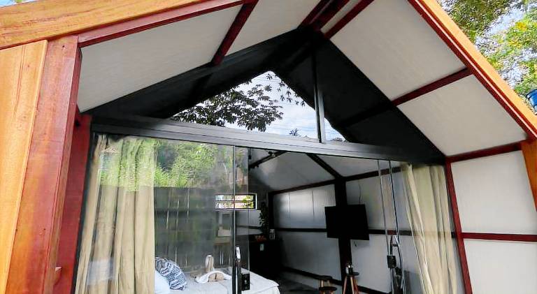 Lodge with yard — photo 3