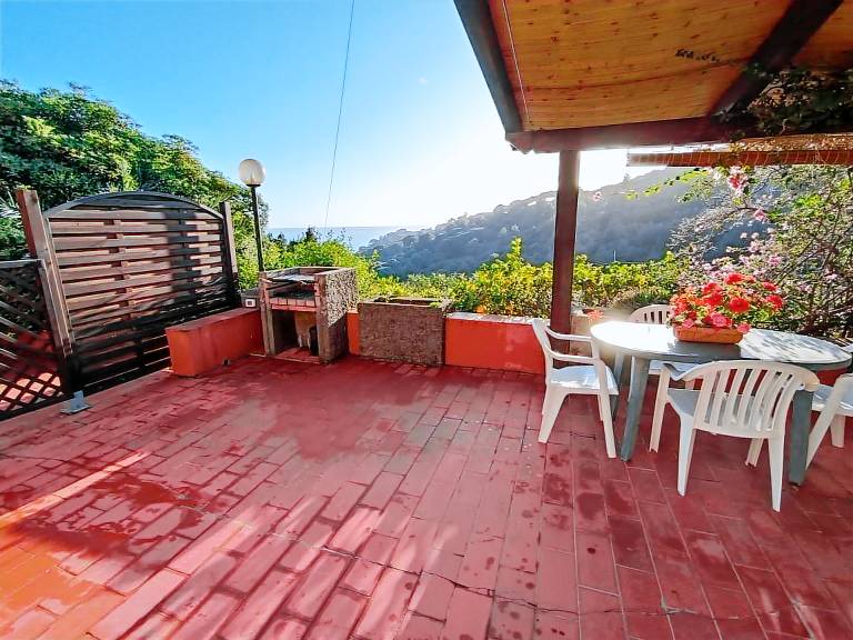 Beautiful holiday apartment with patio, fast internet & BBQ | Sea view | Pet-friendly — photo 4