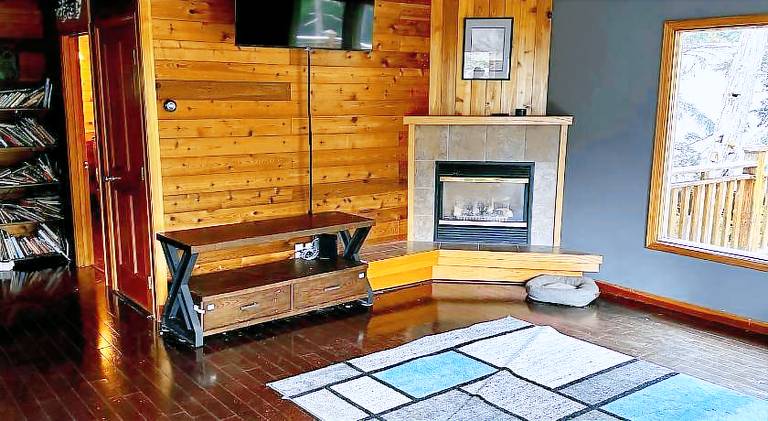 Vacation home with jacuzzi — photo 2