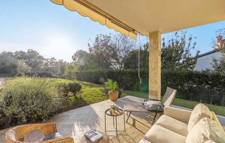 Villa with terrace, pool & BBQ | Pool view — photo 4