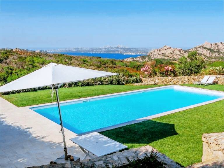 House with private pool, terrace & yard — photo 2