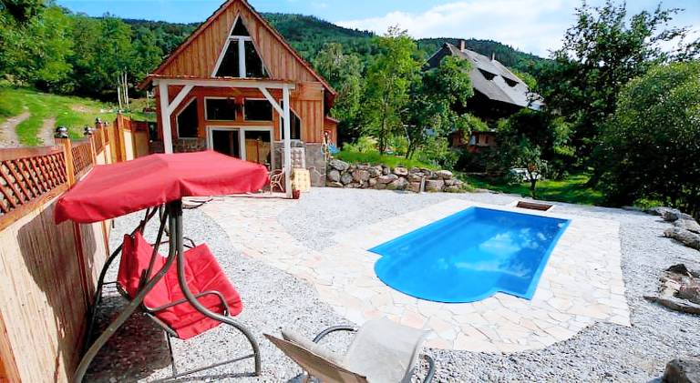 House with pool — photo 5