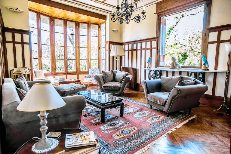 Villa with yard, private pool & patio | Perfect for remote work — photo 4