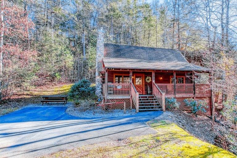 Children-friendly cabin with private pool | Pets are welcome in Pigeon Forge, TN
