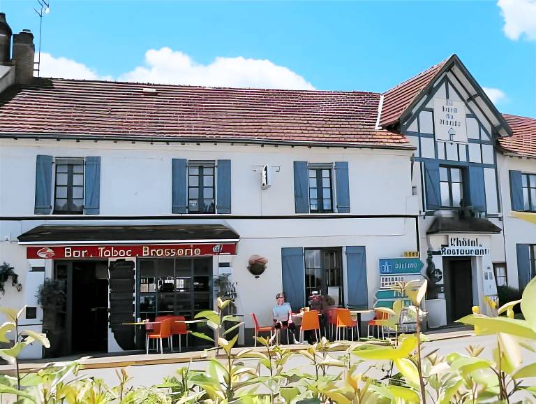 Hotel Au Bord du Monde in Bourges