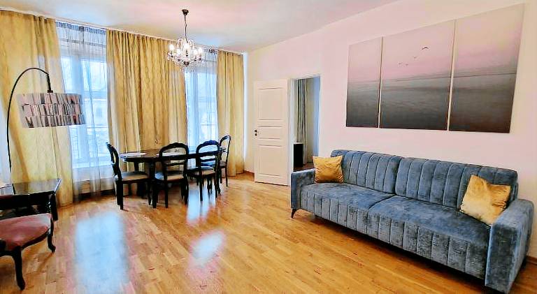 Beautiful holiday apartment with sauna, grill & yard | Next to Town Hall Square | Pet-friendly — photo 2