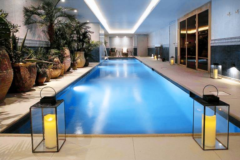 Hotel Montecristo in Ivry-sur-Seine