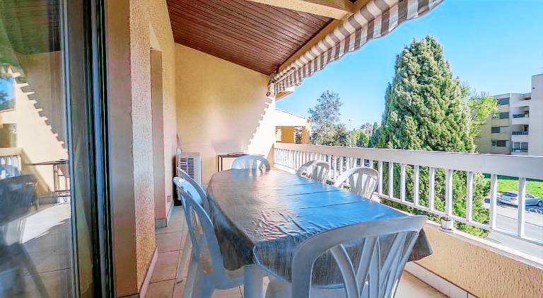 Rental apartment with pool — photo 5