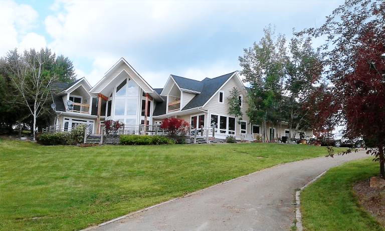 House  Rocky Point