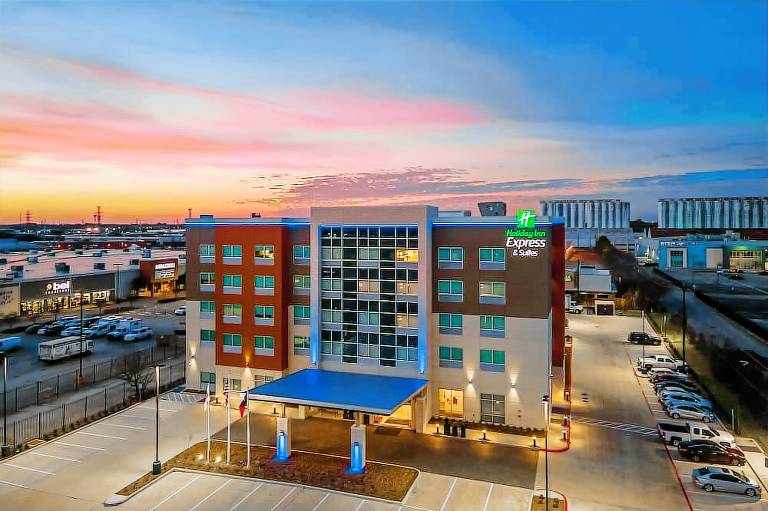 Holiday Inn Express & Suites Houston Memorial City Centre by IHG