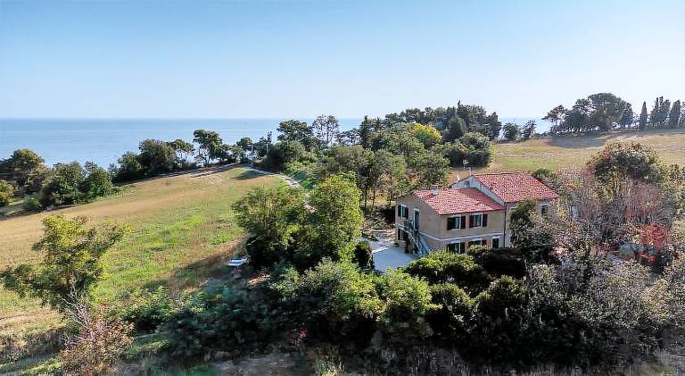 Apartment with garden & barbeque in Fano