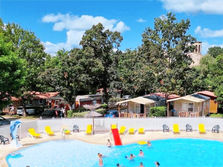 Nice chalet with pool & patio | Pets are welcome — photo 3
