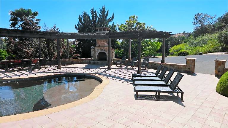 House with garden & private pool | Water view — photo 5