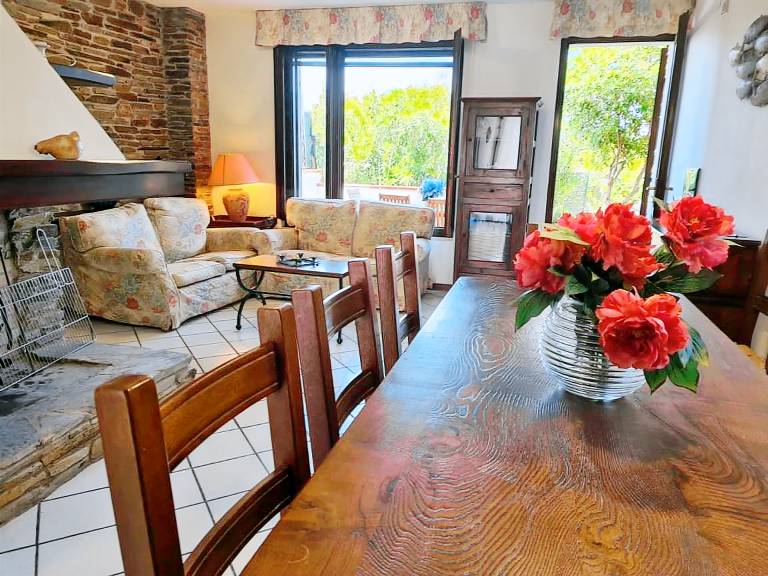 Holiday Home 'Villino Le Ortensie' with Sea View, Garden & A/C in Stintino