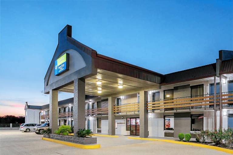 SureStay Studio by Best Western Gonzales — photo 2