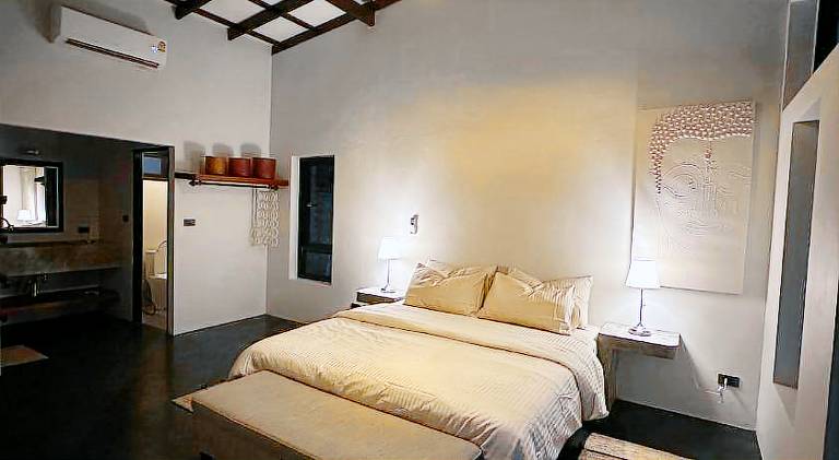 Villa with pool — photo 2