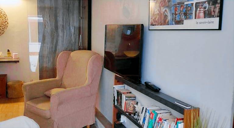 Apartment with patio | Pet-friendly — photo 2