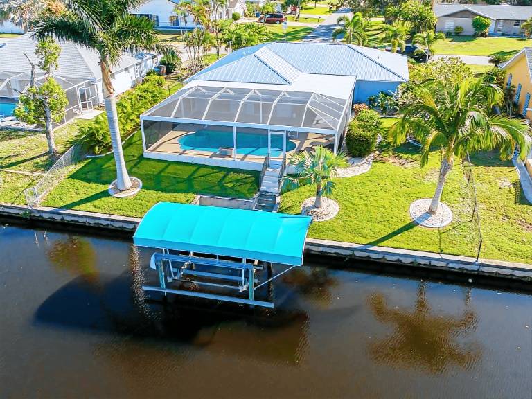 Vacation home with BBQ & private pool in Cape Coral, FL