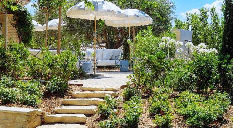 Villa with pool in Gordes