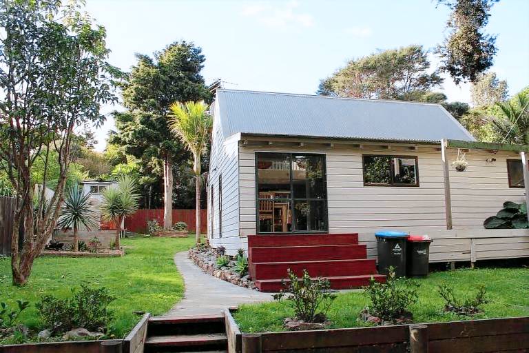 House  Surfdale