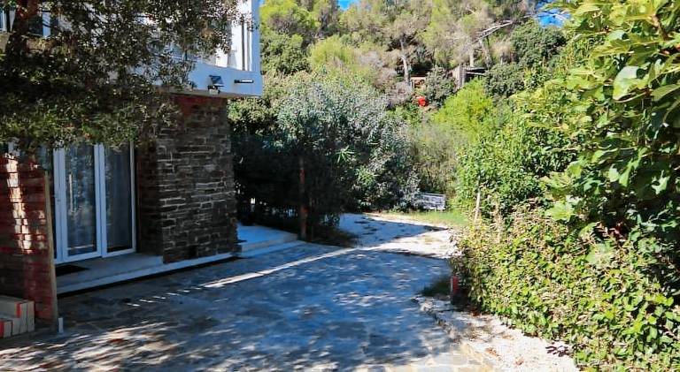Fully equipped beautiful holiday apartment with grill, garden & terrace | Next to the beach | Pets allowed — photo 4