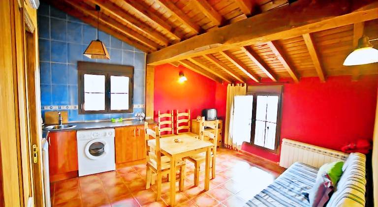 Apartment with patio — photo 3