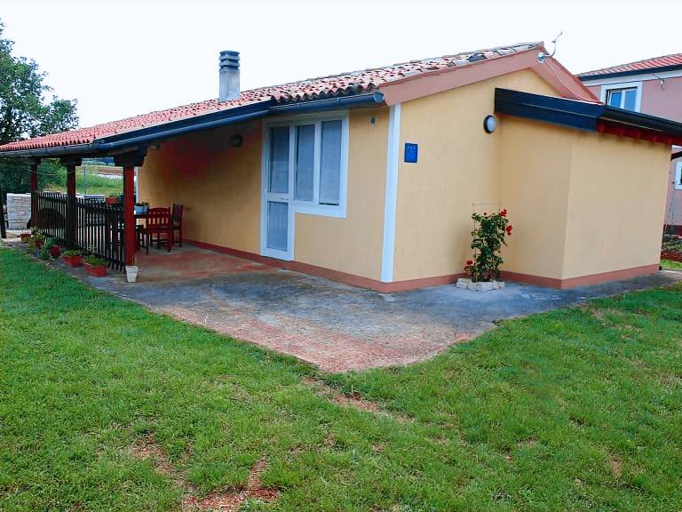 Wonderful house with BBQ, yard & patio | Dogs allowed — photo 3