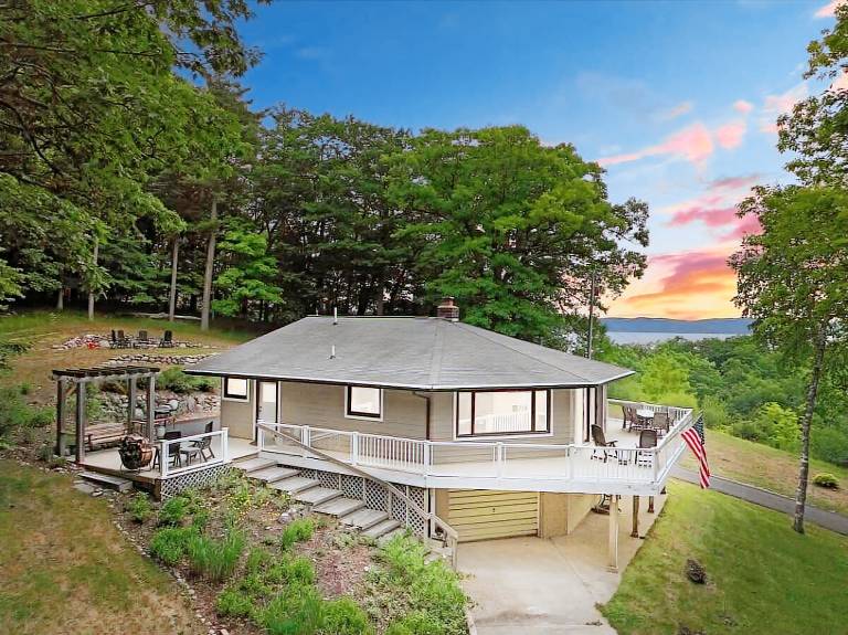 House Glen Lake