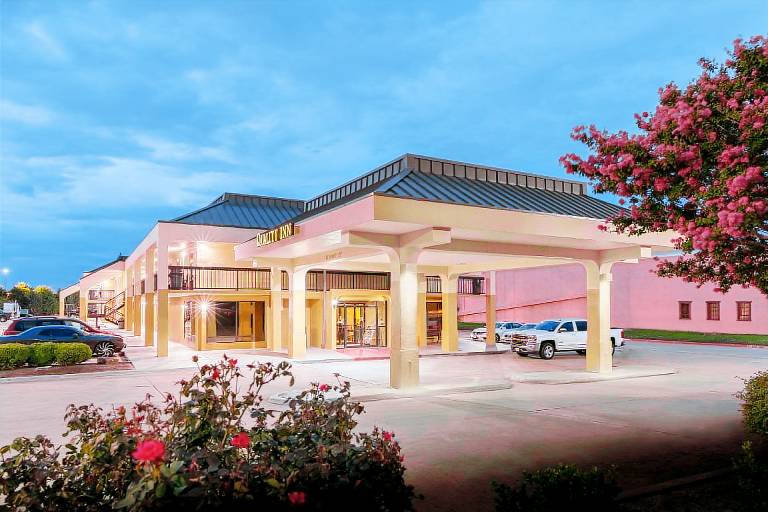 Quality Inn at Arlington Highlands in Arlington, TX