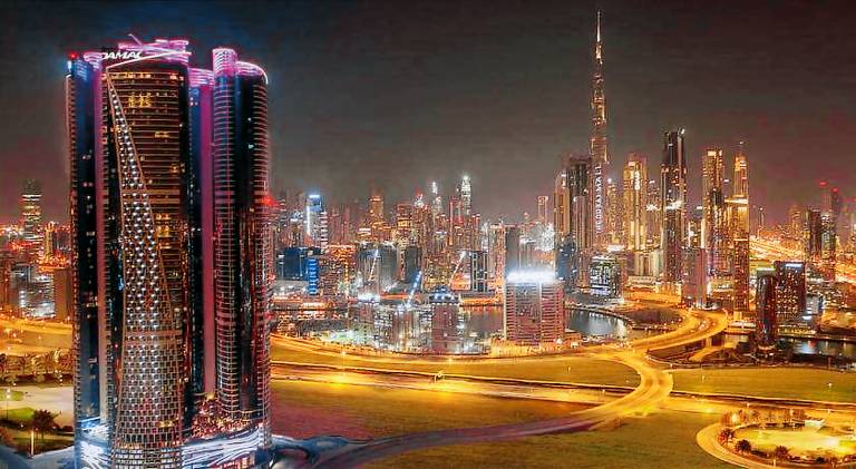 Holiday apartment with patio, pool & yard in Dubai