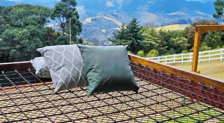 Lodge with garden & hot tub | Pets allowed in Camanducaia