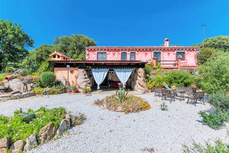 Villa with terrace, private pool & yard | Mountain view | Suitable for remote work — photo 3