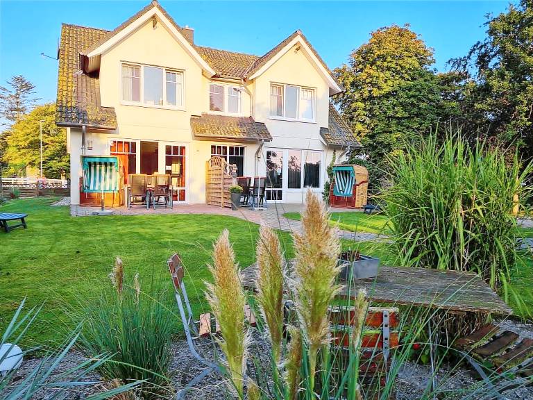 Vacation home with sauna, garden & patio in Fehmarn