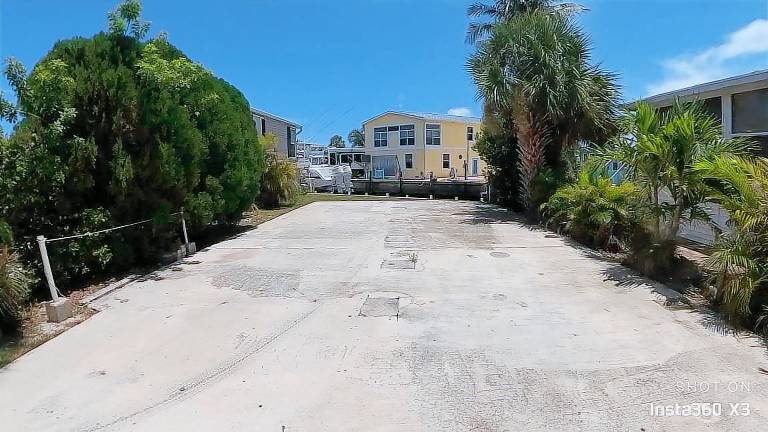Camping suite with pool & hot tub | Beach view — photo 3