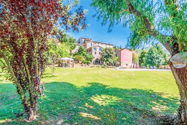 Family-oriented villa with private pool, barbeque & patio | Suitable for remote work | Pets allowed — photo 2