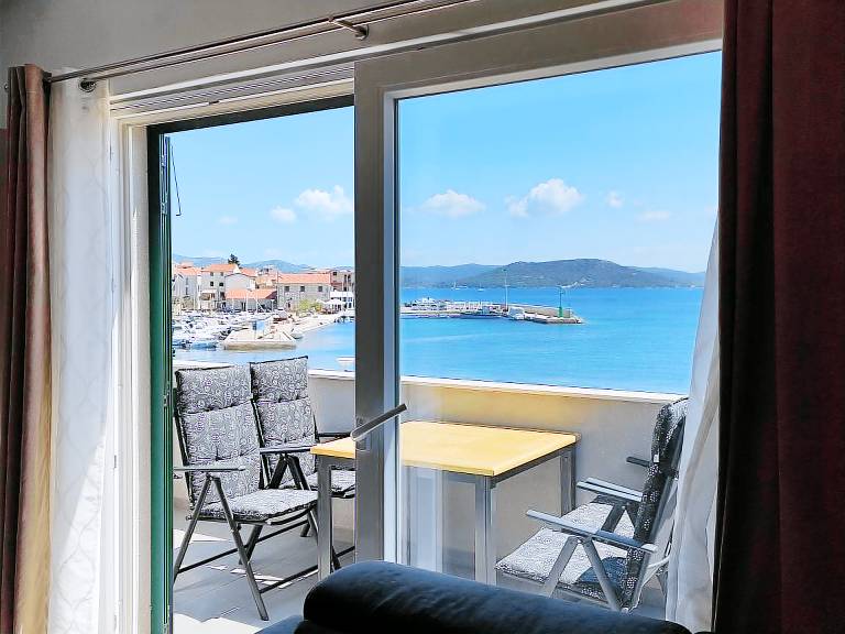 Ferienwohnung in Betina, Jezera , Kroatien für max. 4 Personen