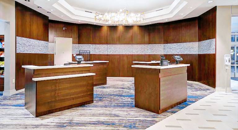 Embassy Suites by Hilton Charleston — photo 4