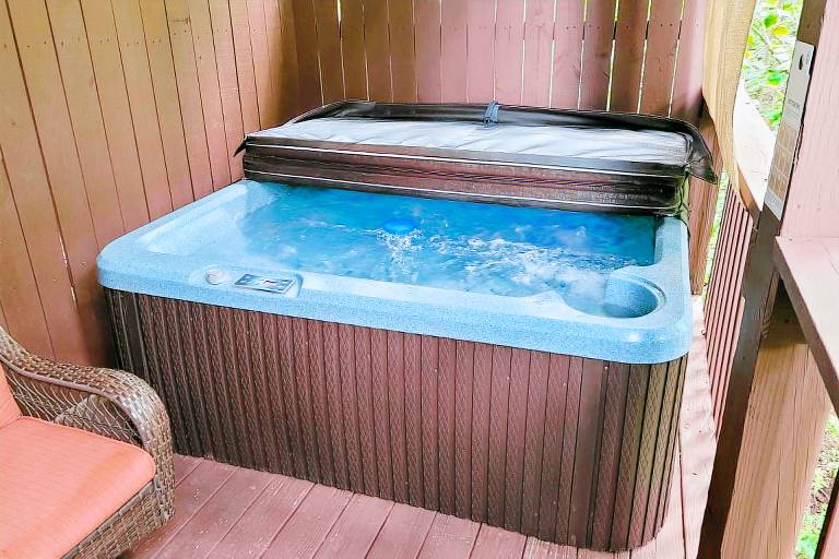 Cabin with patio, grill & hot tub | Mountain view — photo 3