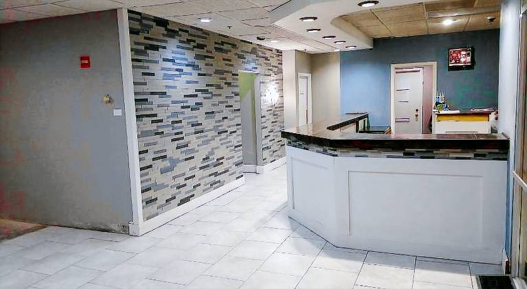 Travelodge by Wyndham Lincoln Northeast — photo 5