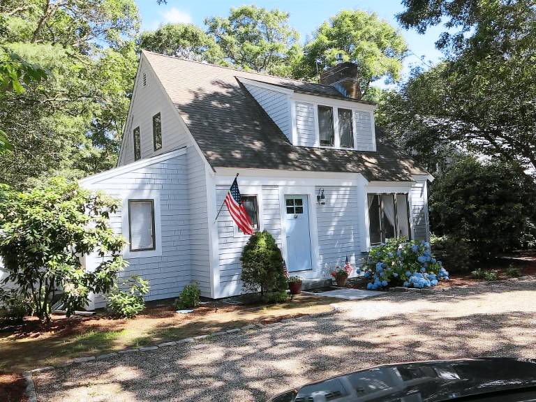 House  Mashpee