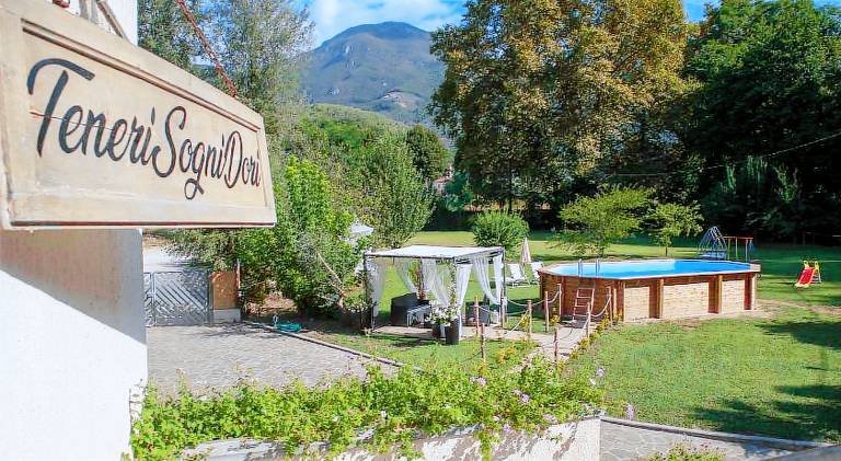Vacation home with pool in Camaiore