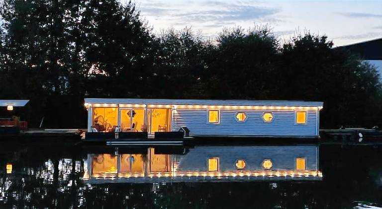 Boat with 1 room for 4 persons — photo 4