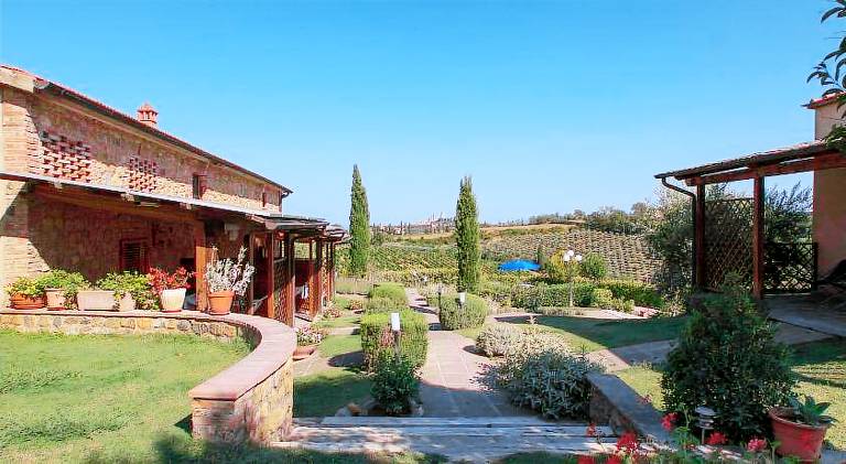 Beautiful house with pool, yard & barbeque | Pet-friendly — photo 3